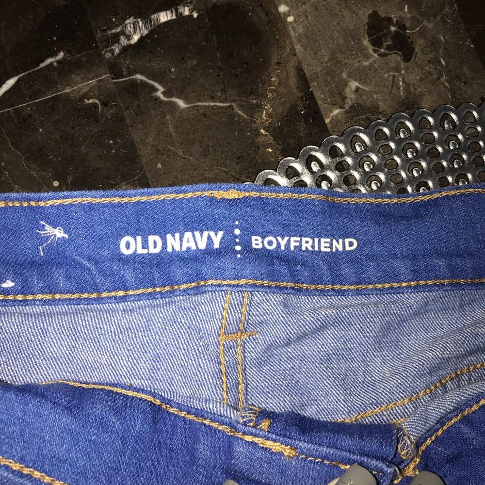 New old navy jean shorts - Picture 3 of 5